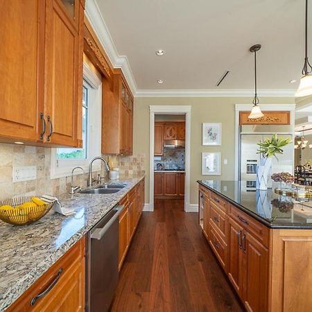 Spacious Cozy House In Vancouver West Εξωτερικό φωτογραφία