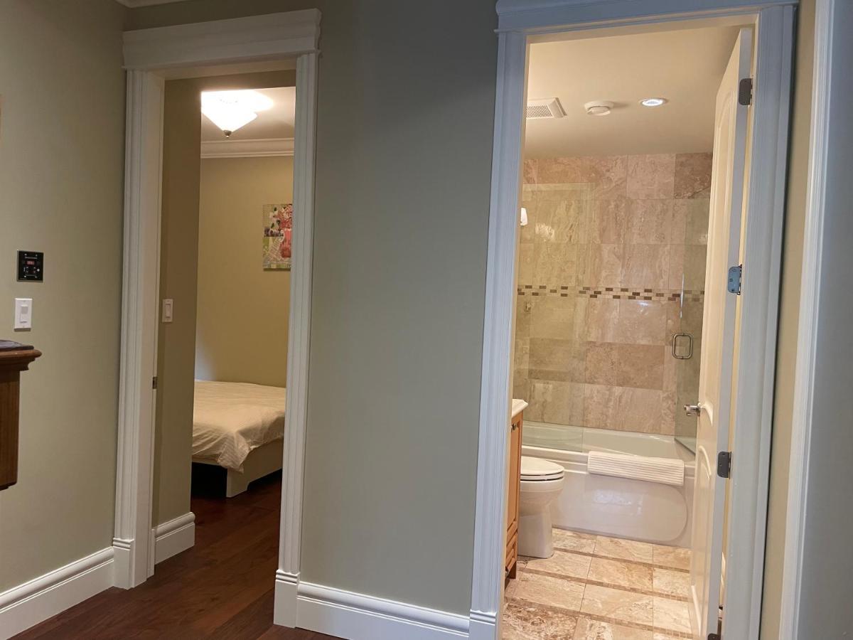 Spacious Cozy House In Vancouver West Εξωτερικό φωτογραφία