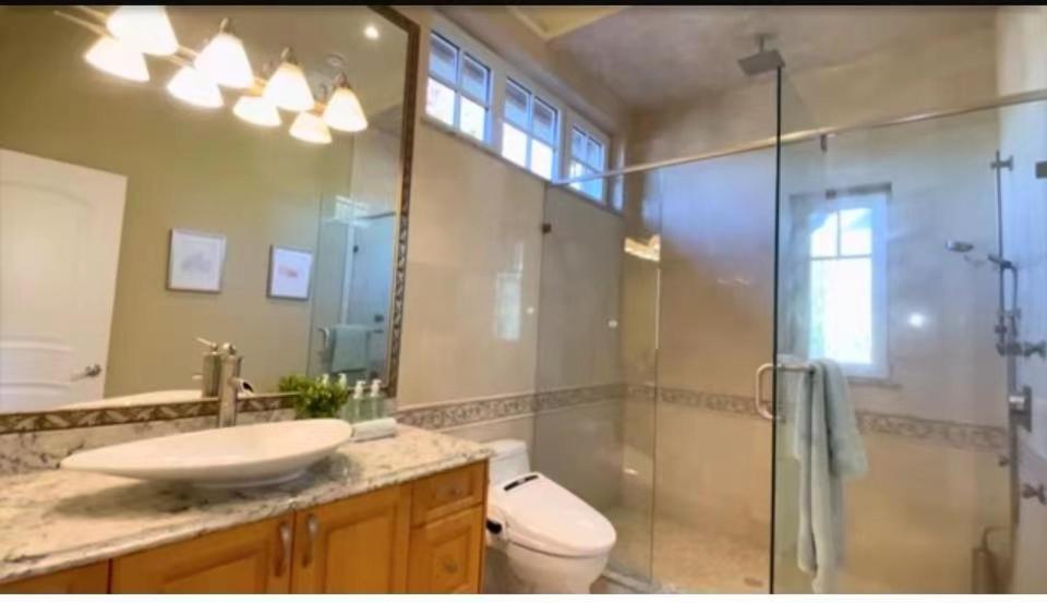 Spacious Cozy House In Vancouver West Δωμάτιο φωτογραφία